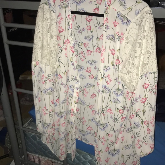 Laced Sleeve Coverup (NEVER WORN) - Picture 1 of 2